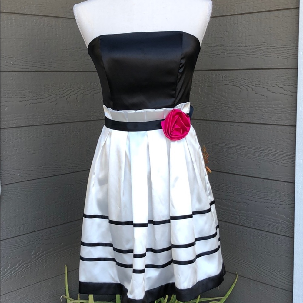 Strapless Formal Dress